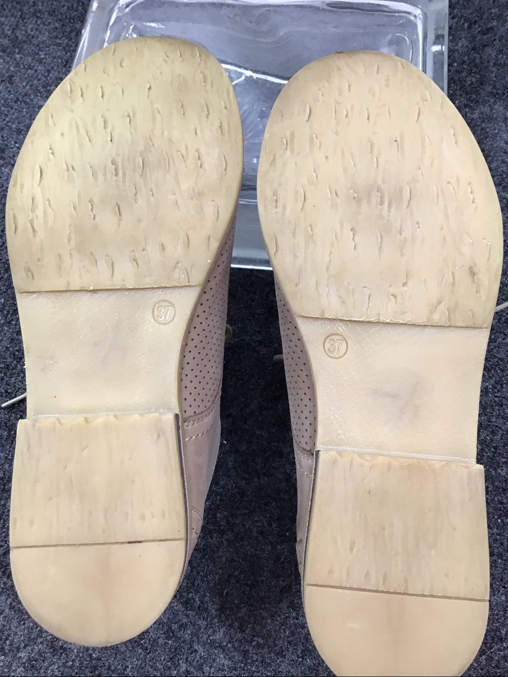 V Italia Gina Perforated Lace-Up Oxfords in Light Taupe 37 - Picture 8 of 12
